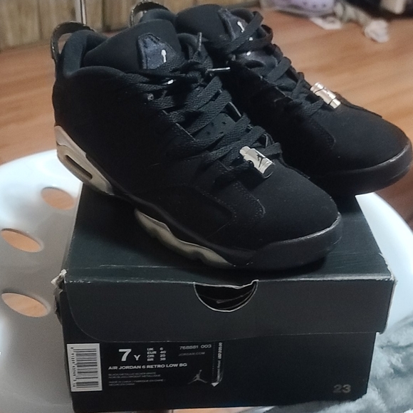 Jordan 6's!! some yellowing on bottom. #jordans - Picture 1 of 5